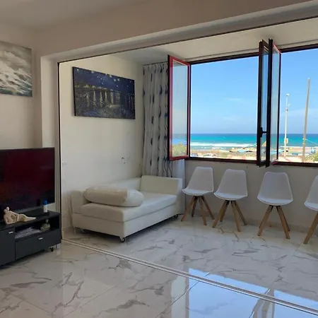 Miraspiaggia Apartment *