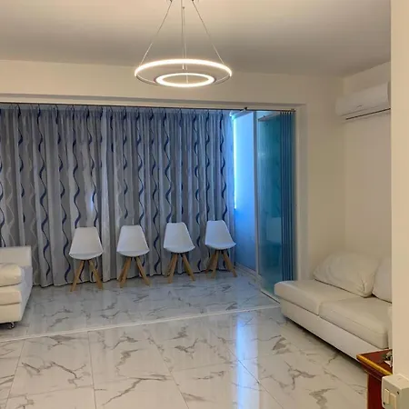 Miraspiaggia Apartment *